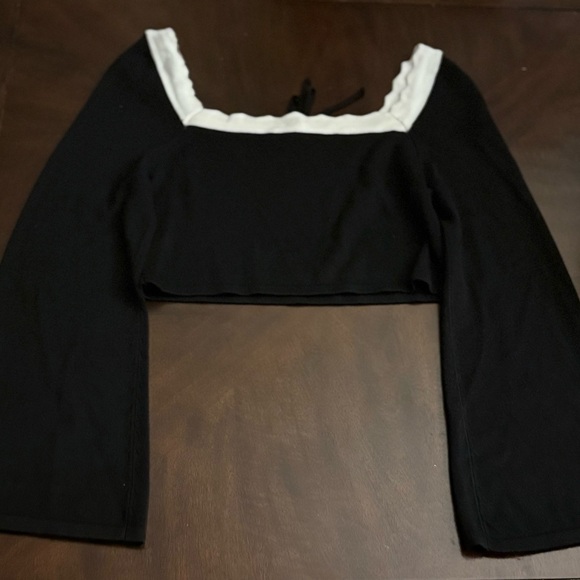 Paper Crane dee elly Crop Sweater Top(P2P 18” L 16”) - Picture 4 of 7